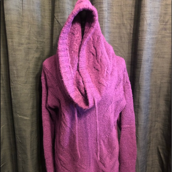 *Like New* Vera Wang Purple Oversized Sweater - Picture 2 of 5